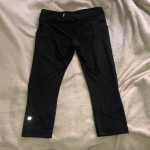 Lulu lemon cropped leggings with side pocket!